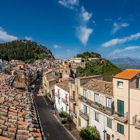 Don Bartolomeo Bellomo Apartment *